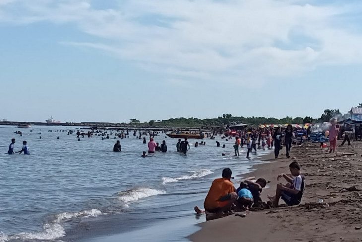 Pantai Tanjung Bunga