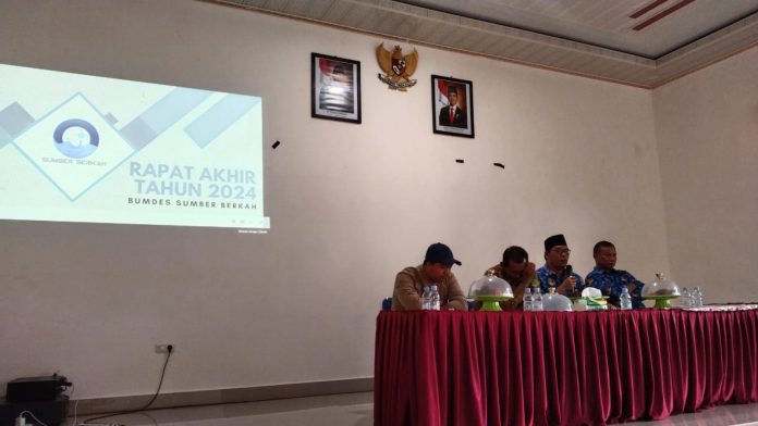 Camat Tomoni Timur, Yulius, meminta Badan Usaha Milik Desa (BUMDES) Sumber Berkah di Desa Margomulyo untuk segera membenahi kelembagaan, terutama dalam hal revitalisasi kepengurusan.