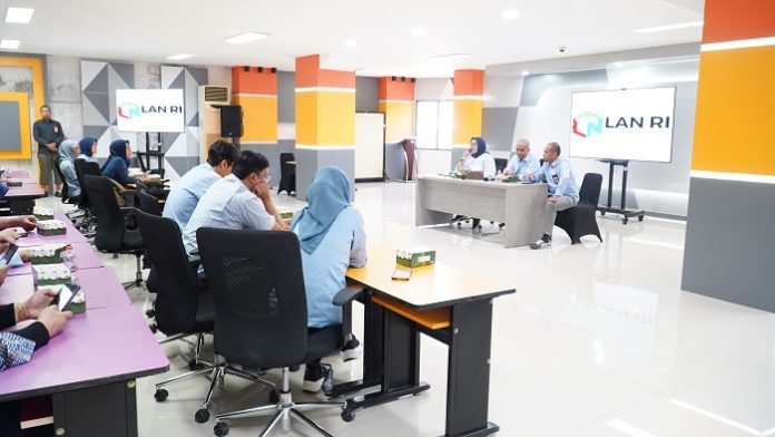 Pusat Pembelajaran dan Strategi Kebijakan Manajemen Pemerintahan (Pusjar SKMP) LAN RI menggelar Entry Meeting Audit Inspektorat LAN, Selasa, 21 Oktober 2025, di Ruang Siagian lantai 2, Gedung Pusjar SKMP LAN Makassar.