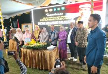 Di depan Istana Bima, Syukuran Pahlawan Nasional Sultan Muhammad Salahuddin