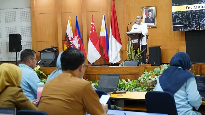 Di tengah meningkatnya tuntutan peningkatan kompetensi aparatur sipil negara (ASN) di Kawasan Timur Indonesia, Lembaga Administrasi Negara (LAN) melalui Pusat Pembelajaran dan Strategi Kebijakan Manajemen Pemerintahan (Pusjar SKMP) memperkuat langkah konsolidasi pengelolaan pelatihan